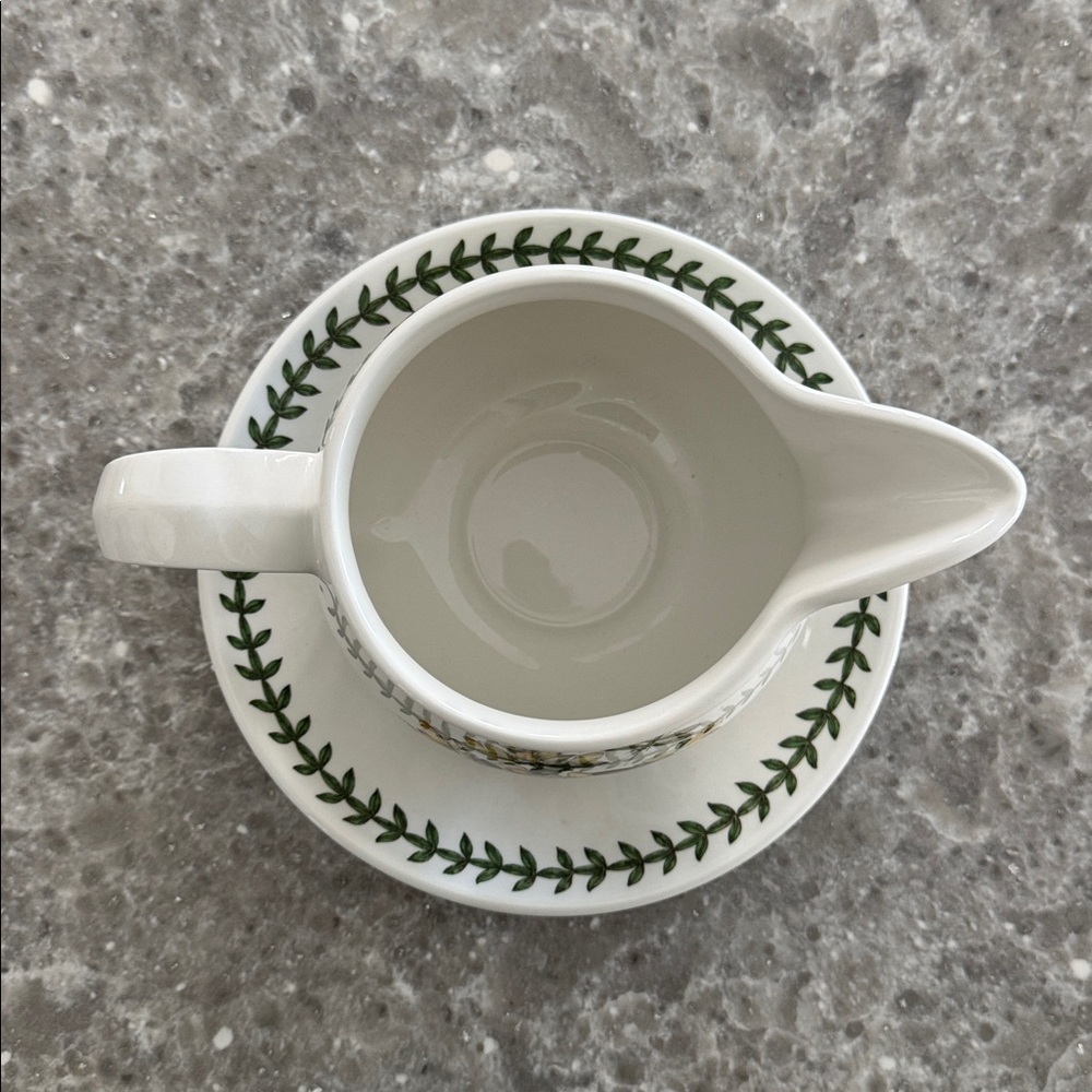 Never used Portmeirion Botanic Gardens Gravy Boat and under plate - Picture 2 of 5